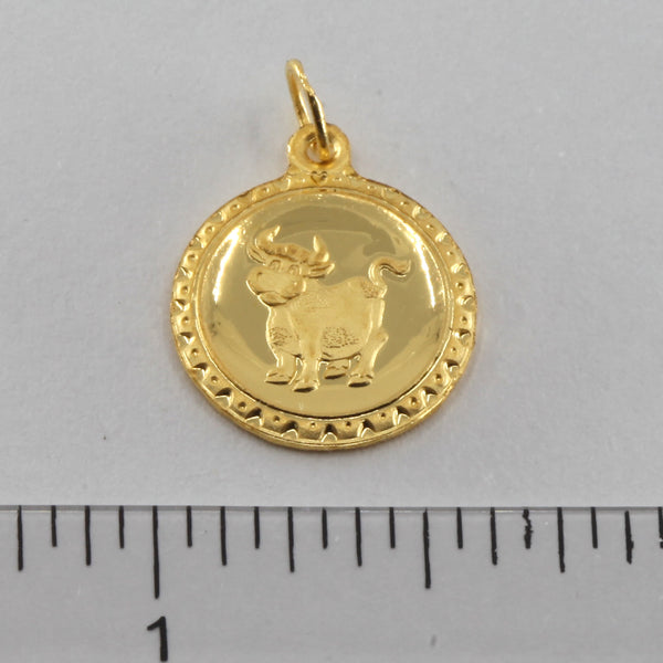 24K Solid Yellow Gold Round Zodiac Ox Cow Pendant 0.9 Grams