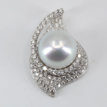 Load image into Gallery viewer, 18K White Gold Diamond South Sea White Pearl Pendant D3.48 CT
