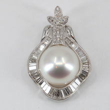 Load image into Gallery viewer, 18K White Gold Diamond South Sea White Pearl Pendant D1.28 CT
