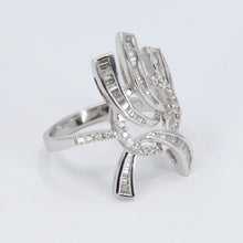 Load image into Gallery viewer, 18K White Gold Women Diamond Ring D0.73CT
