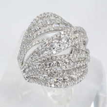 Load image into Gallery viewer, 18K White Gold Women Diamond Ring D4.80 CT
