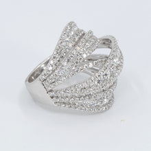 Load image into Gallery viewer, 18K White Gold Women Diamond Ring D4.80 CT
