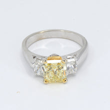 將圖片載入圖庫檢視器 18K White Gold Women GIA Fancy Yellow Diamond Ring CD2.10CT SD1.28CT
