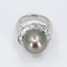 Load image into Gallery viewer, 18K White Gold Diamond South Sea Black Pearl Ring D0.92 CT
