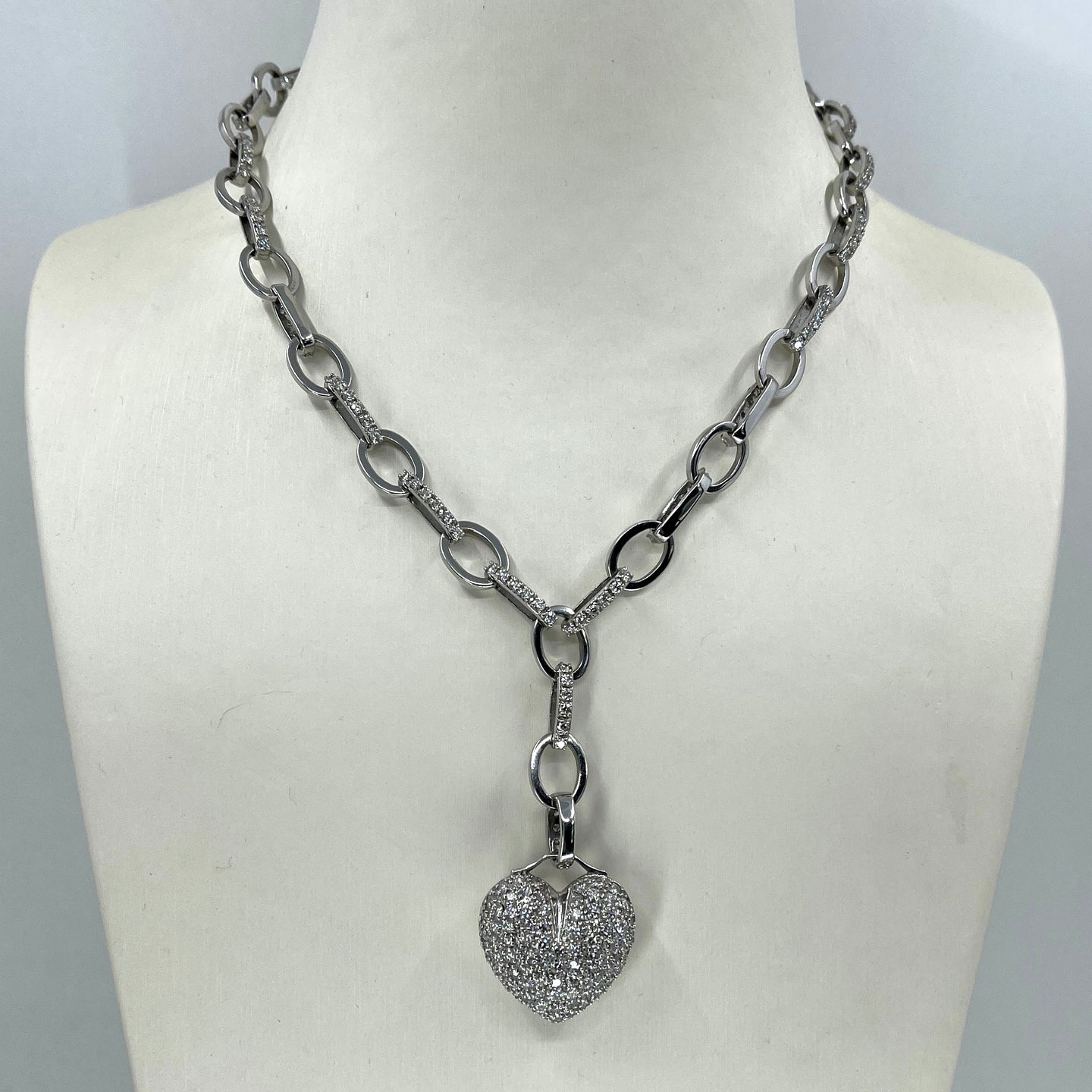 18K White Gold Diamond Heart Necklace D5.90CT