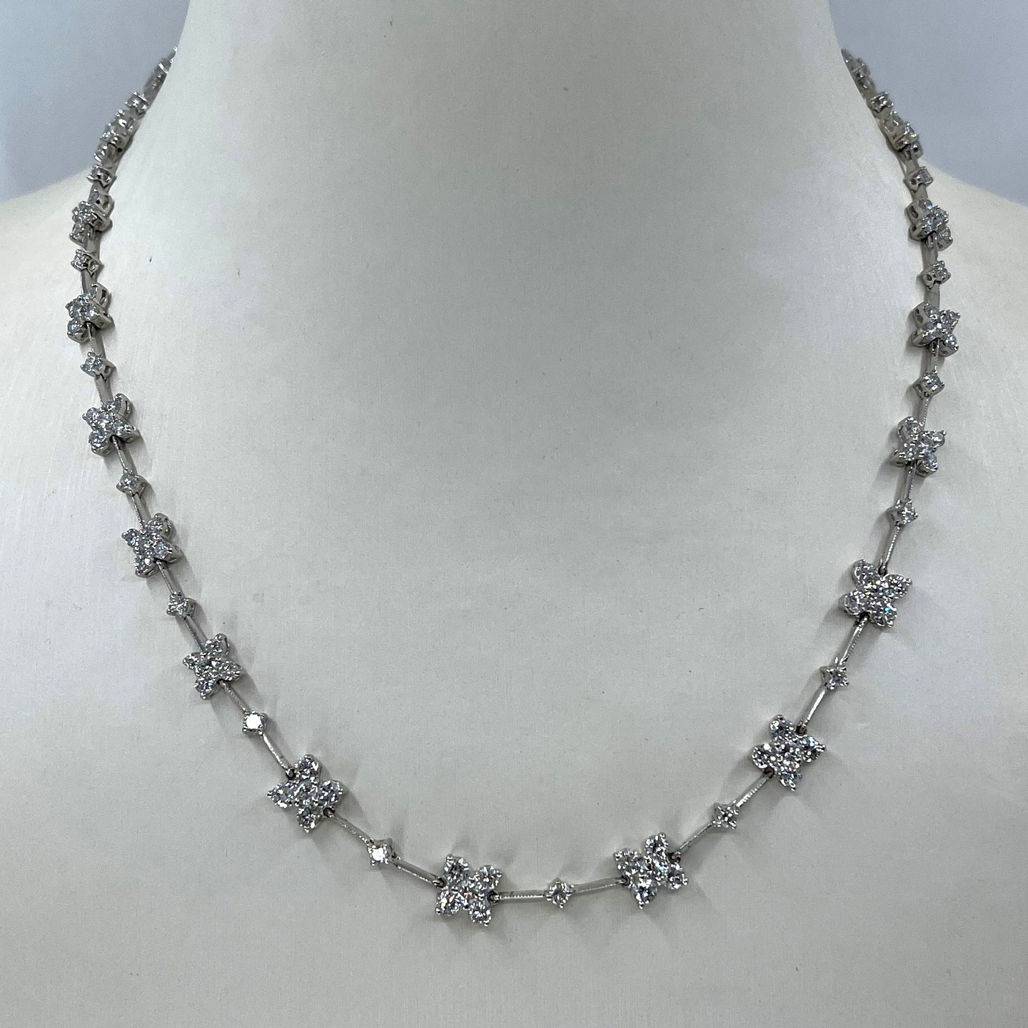 18K White Gold Diamond Necklace D6.15CT