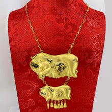 將圖片載入圖庫檢視器 24K Solid Yellow Gold Wedding Pig Piglets Chain Necklace 16.7 Grams 17.5&quot;
